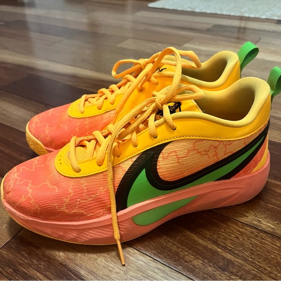 Nike Giannis Freak basketball shoes - Picture 3 of 5